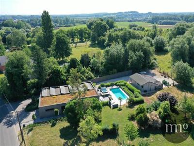 Exclusieve villa met zwembad, jacuzzi en paardenboxen!