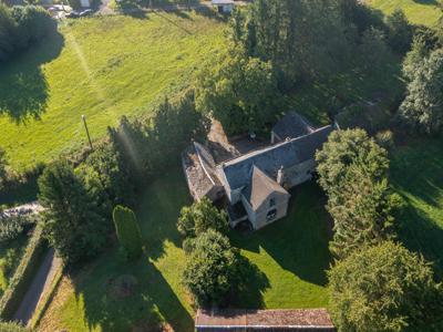 Goesnes : Te renoveren oude boerderij met bijgebouwen