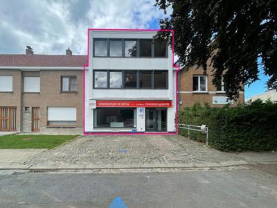 Handelspand 136m² met duplex appartement 200m² op top locati