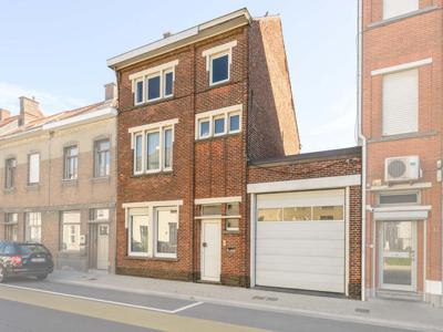 Riante burgerwoning in het centrum van Tielt.