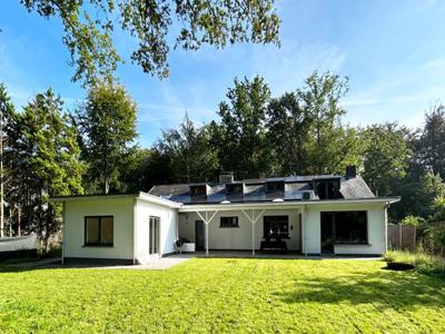 Volledig gerenoveerde villa op de grens met Schilde EPC B