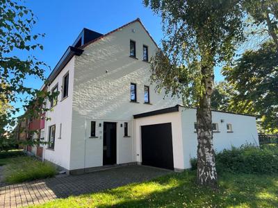 Volledig gerenoveerde woning met moderne inrichting