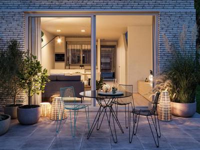 Woning met vier slaapkamers, zonneterras en tuin