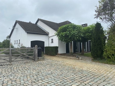 Charmante villa op 1ha grond met paardenstallen, weides + ve