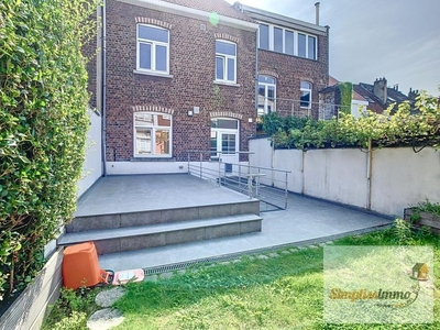 Huis 265 m² 5 slpk.,tuin,dubbele garage