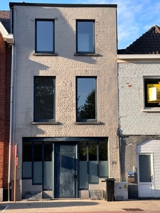 Huis recent gedeeltelijk opgefrist, te huur