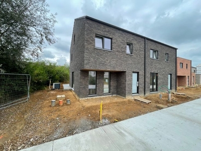 Prachtig gelegen nieuwbouwwoning met tuin en 3 slaapkamers