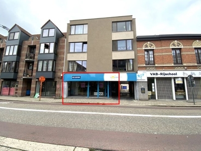 Winkel/kantoorruimte (+-75m²) met achtergelegen magazijn ...