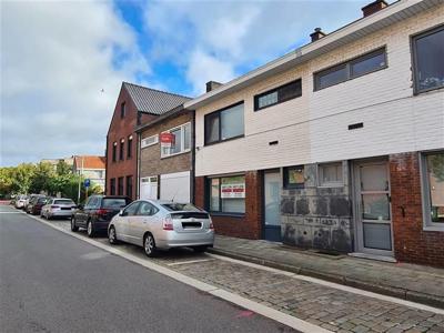 Leuk rijhuis met 3slaapkamers en tuin.