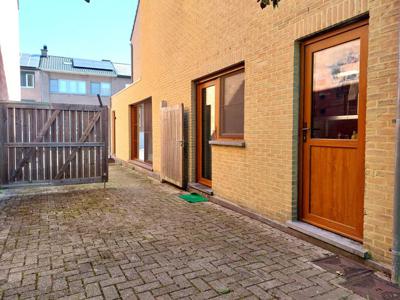 Ruime gerenoveerde woning met 3 slaapkamers tuinterras en...