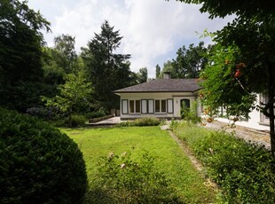 Kraainem - Lichte villa op 30 are grond