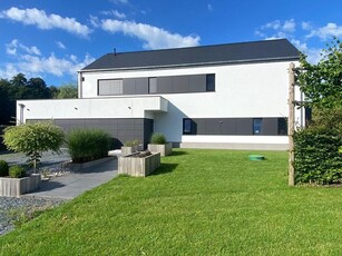 ARDENNEN: Schitterende, recente villa met zwembad gelegen...