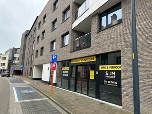 Casco handels-/kantoorruimte van +- 290m2 in het centrum ...