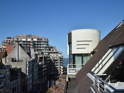 ZONGERICHT DUPLEXAPPARTEMENT GELEGEN IN DE LIPPENSLAAN VLAKB