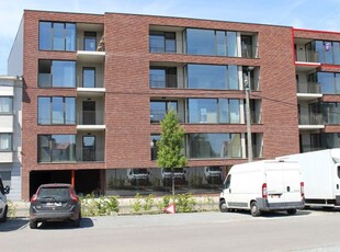 Appartement met 2 slaapkamers en terras.