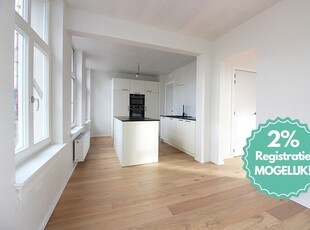 Modern appartement met balkon en panoramisch uitzicht