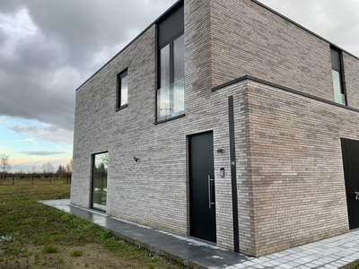 Moderne halfopen bebouwing - nieuwbouw te huur