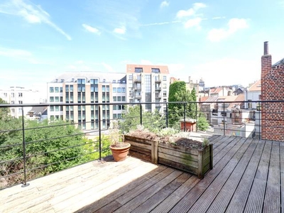 SAINT-GILLES - MOOI 1BED DUPLEX + GROOT TERRAS