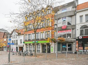 Handelszaak op de markt van Tielt