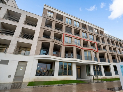 Semi casco nieuwbouwappartement met terras