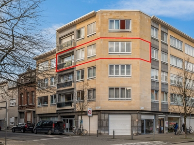 Instapklaar lichtrijk twee slaapkamer appartement (77 m²) te koop!