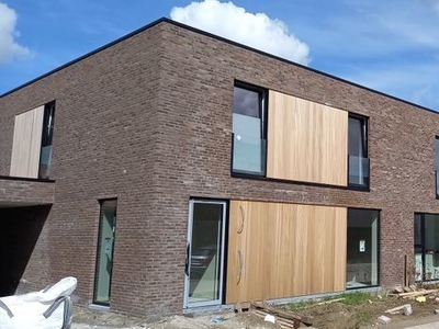 Moderne halfopen nieuwbouwwoning op toplocatie!