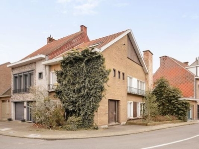 Ruime woning met 6 slaapkamers