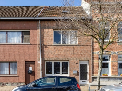 Te renoveren huis (164m²) met tuin te Hoboken