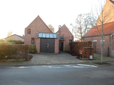 alleenstaande woning in het pittoreske Bekegem