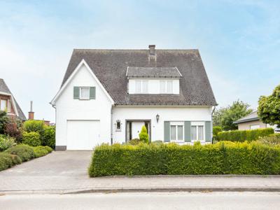 Goed gelegen villa op zuidgericht perceel!