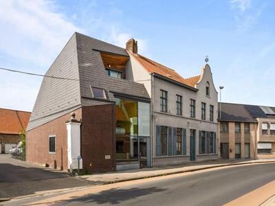 Investeringsopportuniteit twee appartementen, kantoorruimte