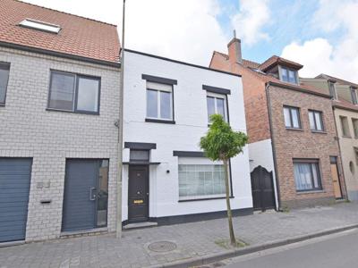 Mooi gerenoveerde woning met 4 slaapkamers nabij het centru