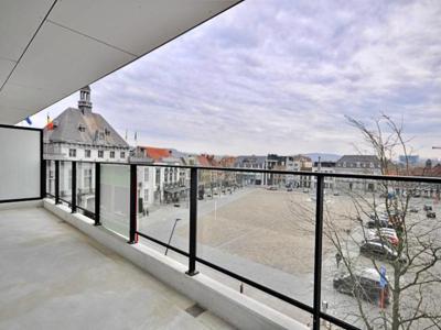 Nieuwbouwappartement met ruim terras en garage op sublieme l