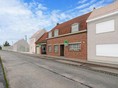 Ruime woning met 3 slaapkamers, garage, autostaanplaats en …