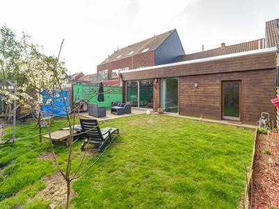 Ruime woning met 6 slaapkamers te Wijgmaal