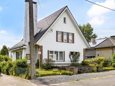 Te renoveren villa in residentiële wijk te Meise