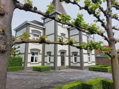 UITZONDERLIJK HERENHUIS MET TUIN EN ZWEMBAD