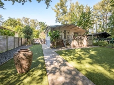 Leuke instapklare woning midden in het groen met ruim terras