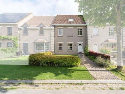 OMBEEKHOF, Fantastische woonbuurt, tuin, 5 slaapkamers, GARA