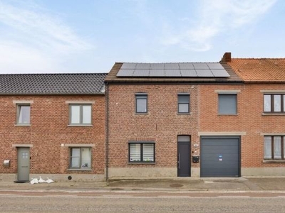 Ruime eengezinswoning met 3 slaapkamers in residentiële w...