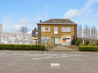 SOLIDE RUIME WONING MET POLYVALENTE RUIMTE NAAST PARK