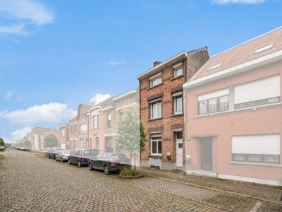 Woning met 4 slaapkamers en tuin in Burcht