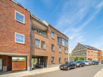 3 slaapkamerappartement met terras, autostaanplaats en ke...