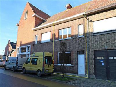 Gezellige rijwoning te huur in Loenhout met tuin en garage.