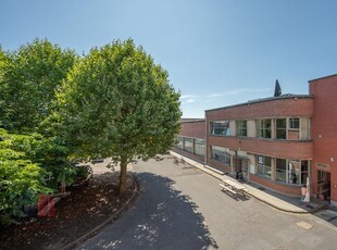 320 m² kantoorruimte aan de voorhaven in Gent