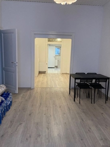 Gelijkvloers studio van 45m² te huur op zuid