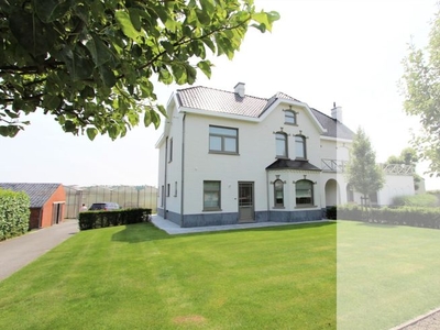 GERENOVEERDE (2019) RUIME WONING MET 2 SLPKS | TUIN EN EEN