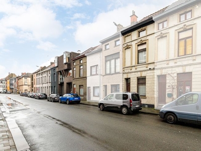 Gerenoveerde woning met 5 slaapkamers