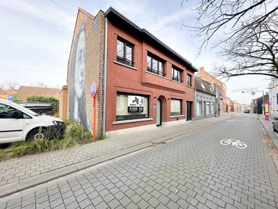 Kwalitatief afgewerkte woning met 4 slaapkamers, terras &...