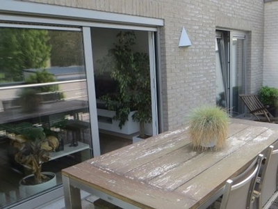 - VERHUURD - Modern appartement met zonneterras